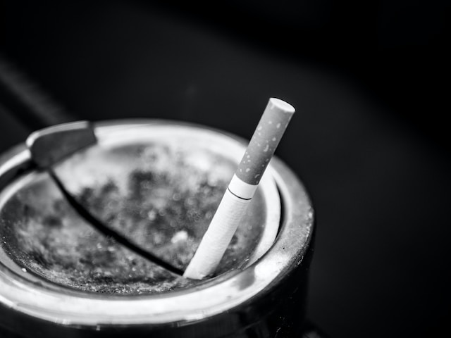 Cigaretes pret E-cigarešu Atšķirības un Veselības Ietekme